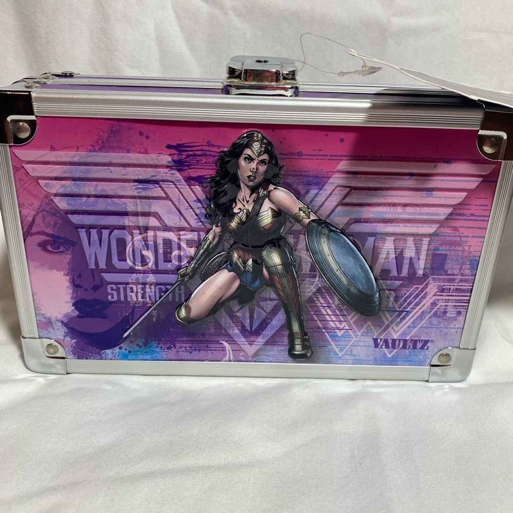 NWT Wonder Woman Vaultz Storage/Pencil Case